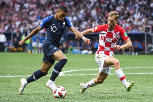 她如何在高 她如何在高